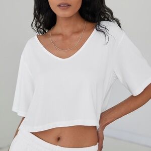 ISO Aritzia The Group Foundation V-Neck Cropped T-Shirt in White NWT Size Large